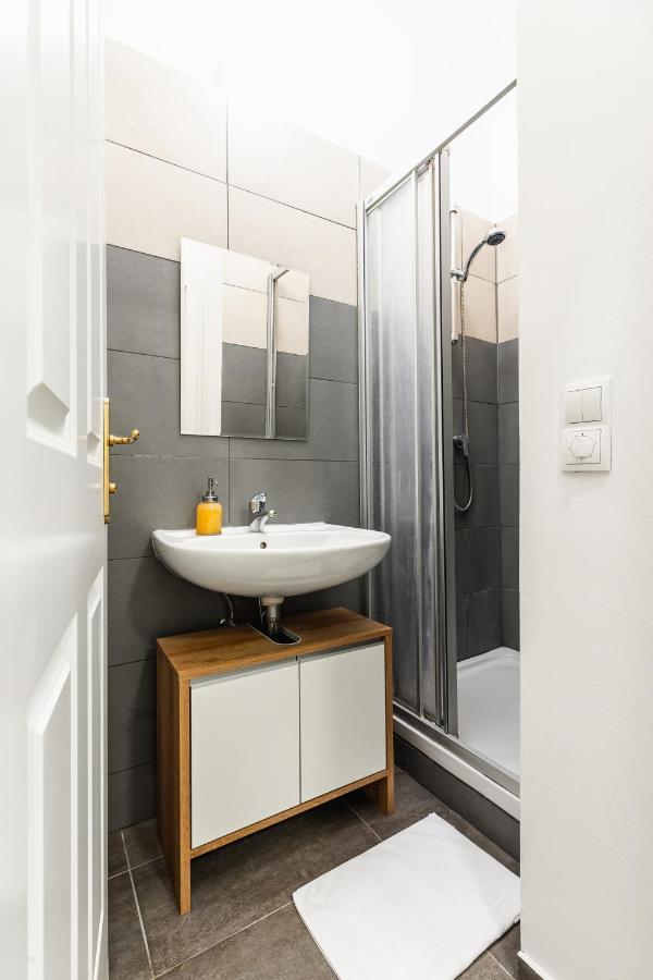 Stylish Designed Apartment In A Top Location Wenen Buitenkant foto